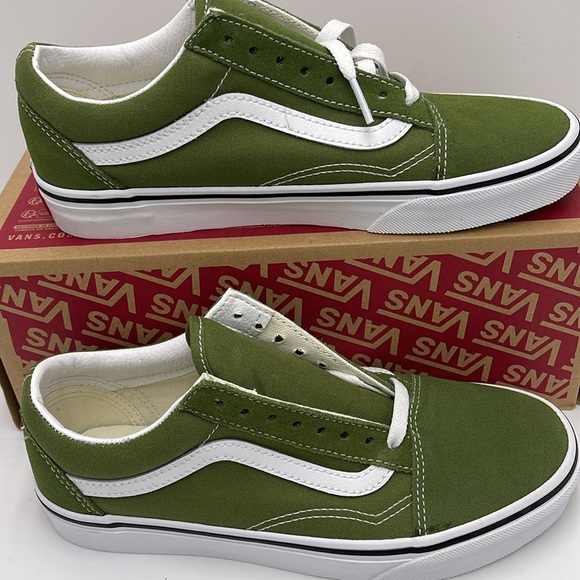 Vans Men’s Old Skool Color Theory Pesto
VN000CT8CIB
Sneakerss - Picture 3 of 16